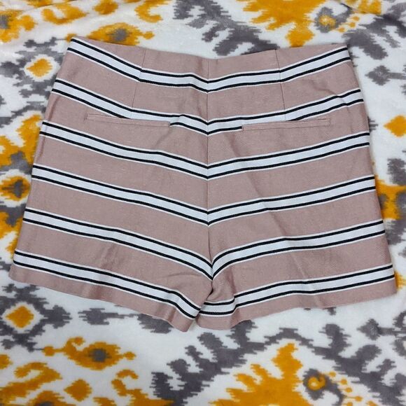 Size 4 Ann Taylor Loft striped side zip high waist shorts - Picture 3 of 4